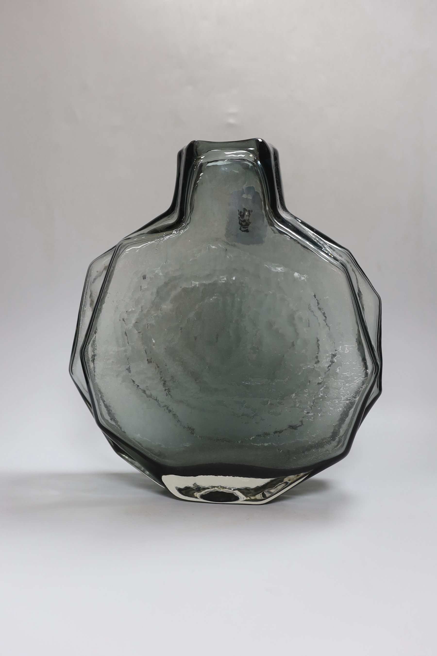 A Whitefriars willow Banjo glass vase, 32cm